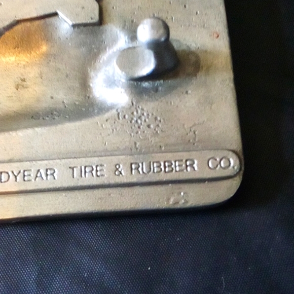 Goodyear blimp 1974 metal  belt buckle in very good condition - Picture 6 of 7